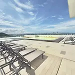 Tu apartamento en la playa piso 10